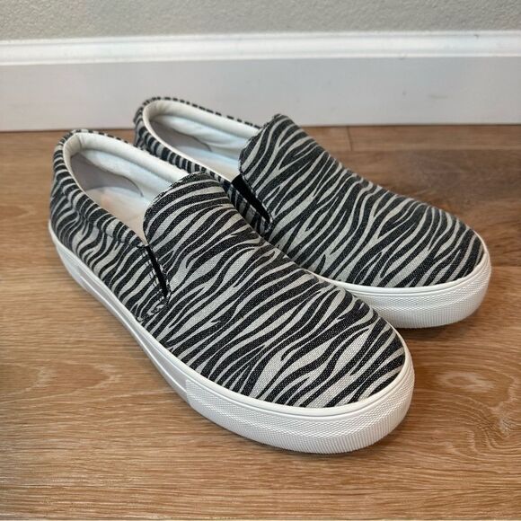 Steve Madden Gills Platform Zebra Print Slip On Sneakers - Picture 1 of 11